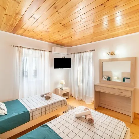 Bekiris Traditional * Lefkimmi (Corfu)